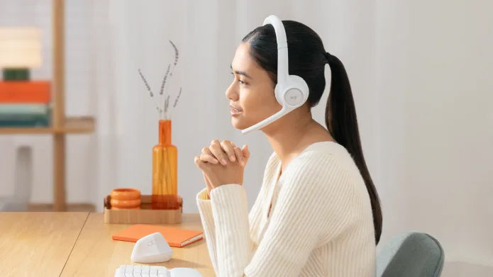 Slušalke Logitech Zone 300, Bluetooth, bele