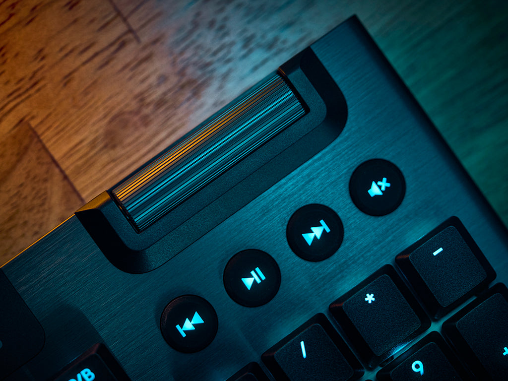 Tipkovnica Logitech G915 X LIGHTSPEED, GL Tactile, Wireless, črna, SLO g.