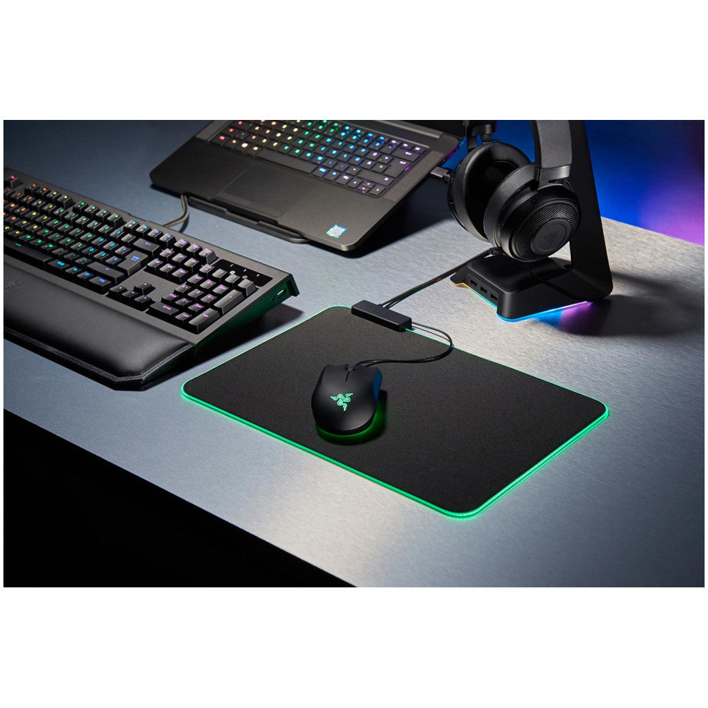 Podloga za miško Razer mikrovlakna 355x255x4mm Goliathus Chroma RGB osvetlitev črna (RZ02-02500100-R3M1)