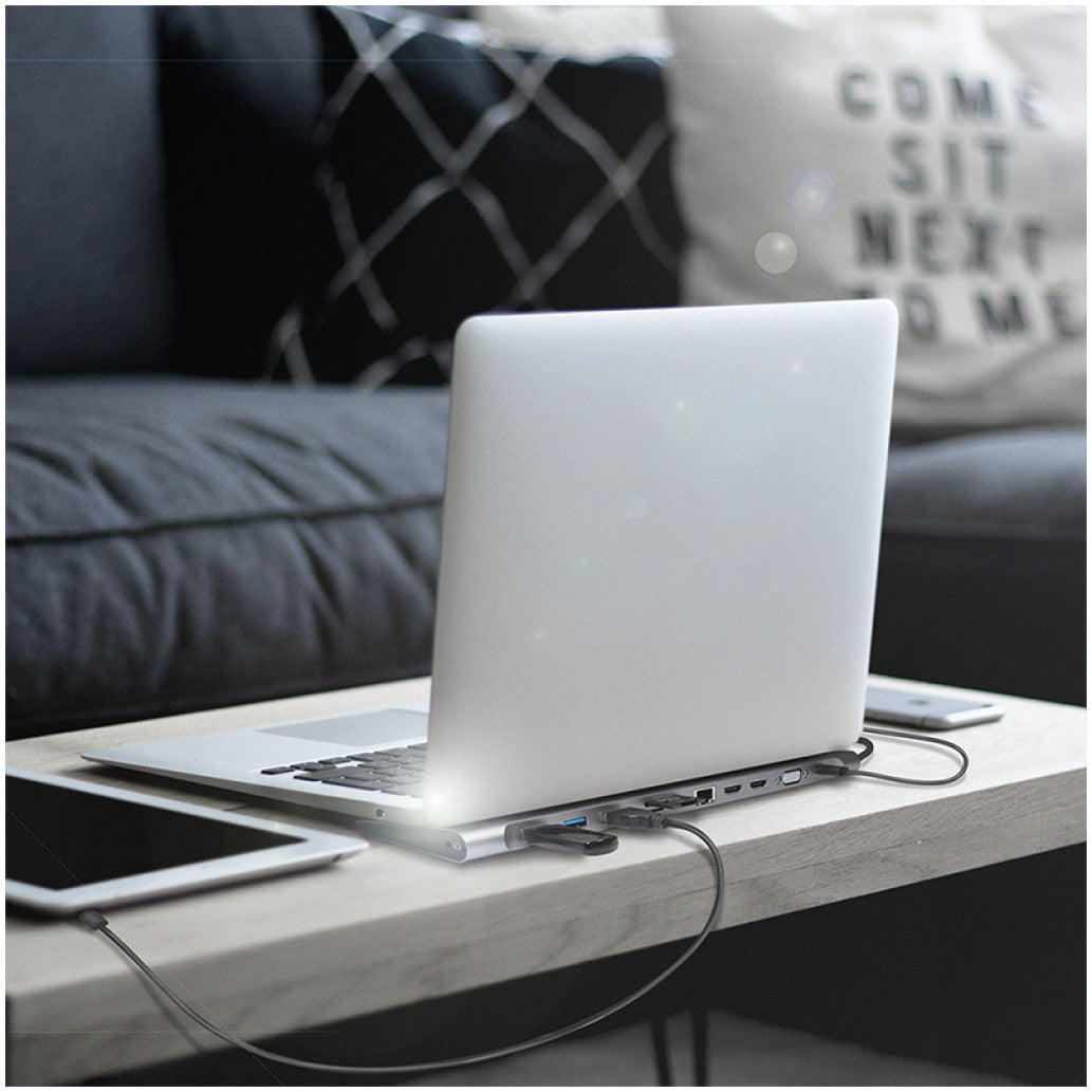 Priklopna postaja USB-C => 3x USB 3.0 tip A USB-C PD 100W 2x HDMI VGA RJ45 11 izhodov srebrn LogiLink (UA0373)