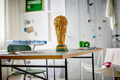 LEGO EDITIONS SPORTS - FIFA WORLD CUP OFFICIAL TROPHY #43020