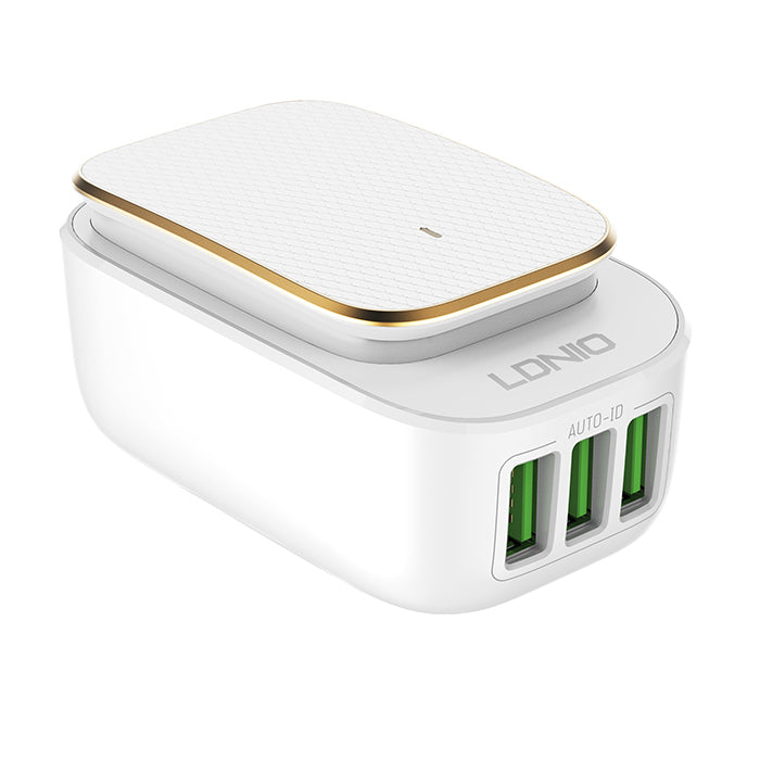 POLNILEC USB LDNIO A3305 220V 3X USB 3,4A + USB C kabel + LED lučka