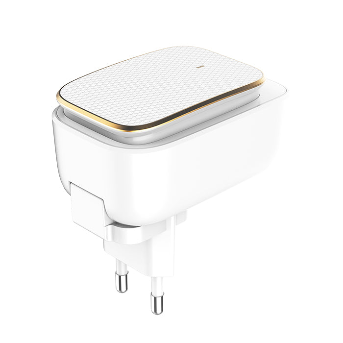 POLNILEC USB LDNIO A3305 220V 3X USB 3,4A + USB C kabel + LED lučka