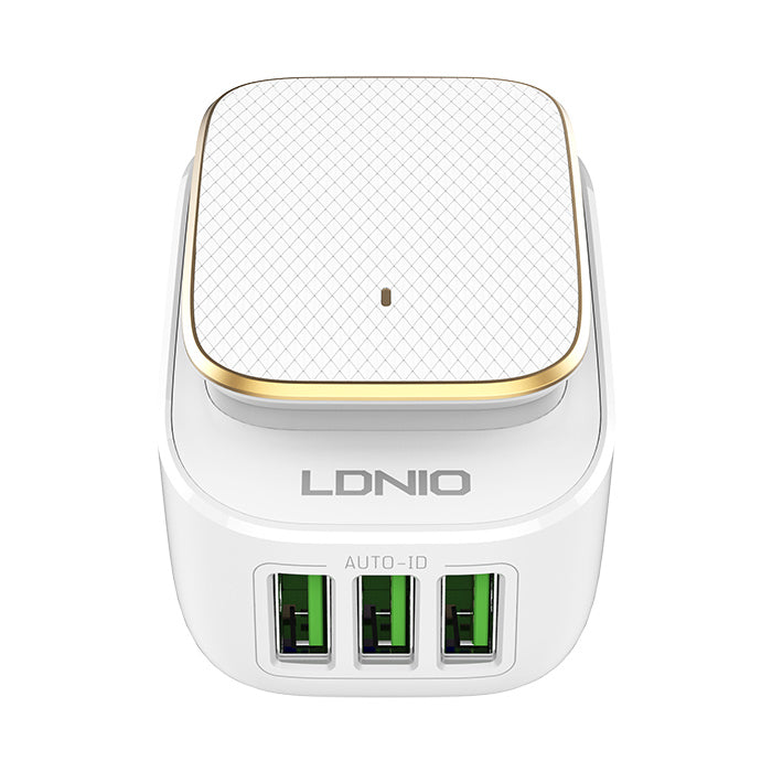 POLNILEC USB LDNIO A3305 220V 3X USB 3,4A + LIGHTNING kabel + LED lučka