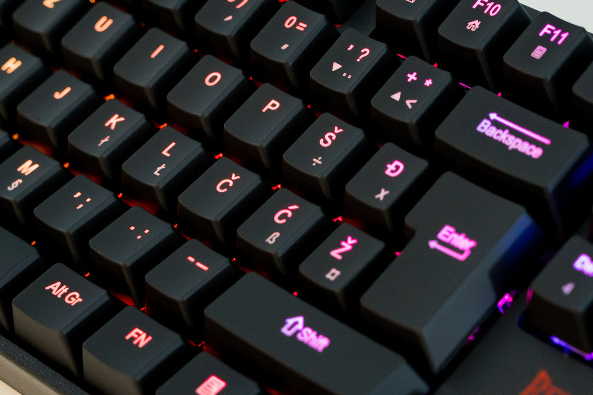 REDRAGON SURARA K582 RGB MEHANSKA TIPKOVNICA SLO/CRO, RDEČA STIKALA