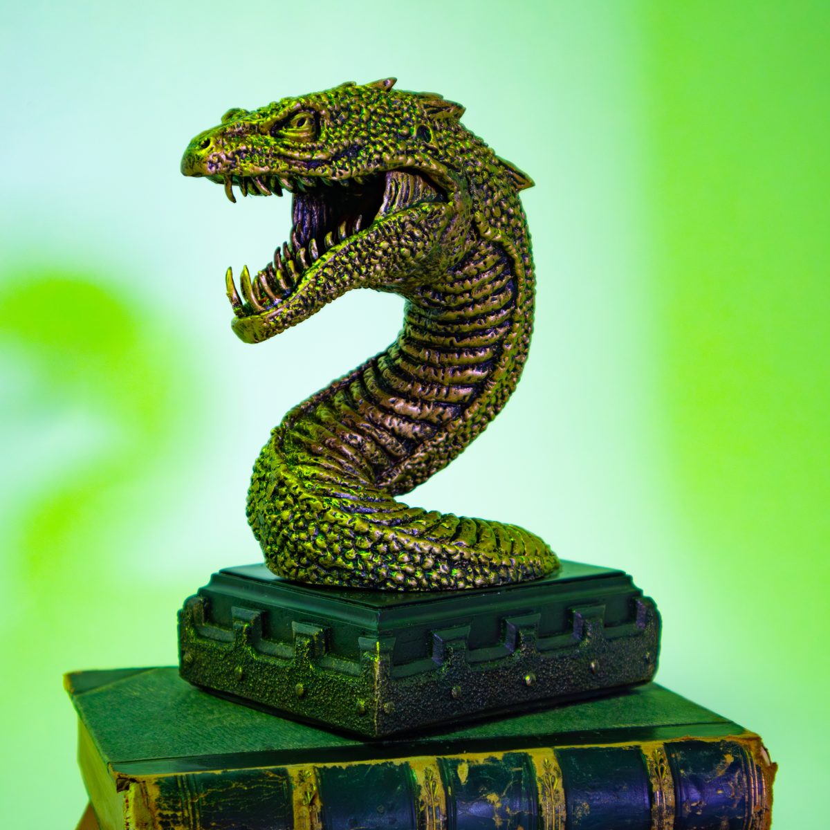NOBLE COLLECTION Harry Potter Basilik držalo za knjige