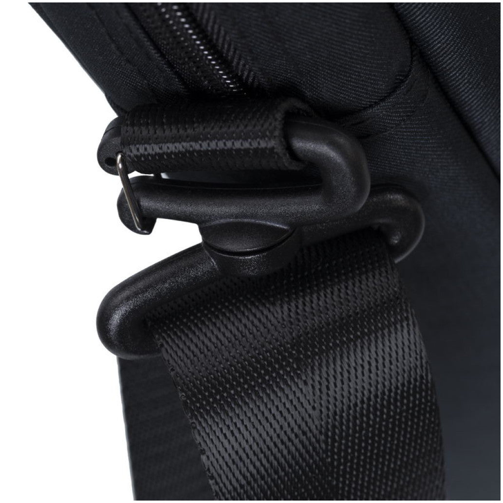 Torba za notesnik 39,6 cm (15,6″) RivaCase črna (8335 BLACK)