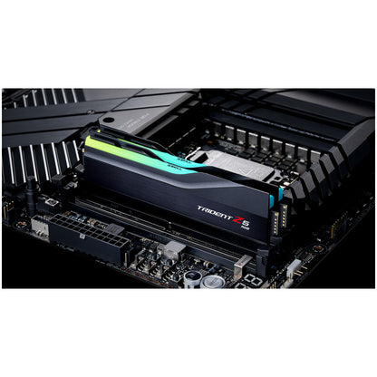 DDR5 32GB 6400MHz CL32 KIT (2x16GB) G.Skill Trident Z5 RGB 1,40V Gaming črna (F5-6400J3239G16GX2-TZ5RK)