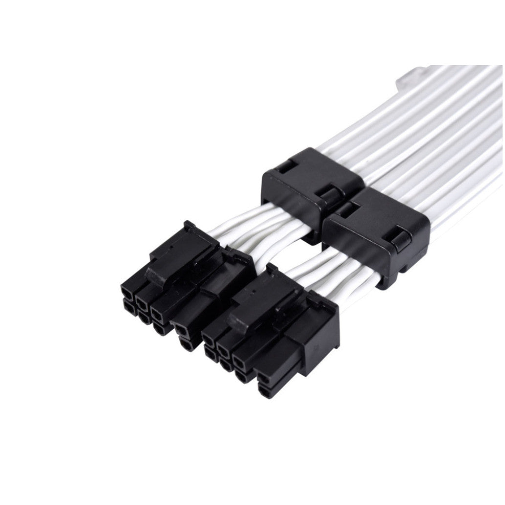 Kabel Lian Li Strimer Plus V2 Dual 8-Pin RGB, PCIe, za grafčno kartico, 30 cm