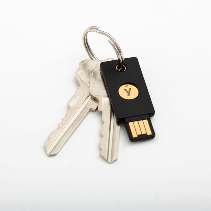 Varnostni ključ Yubico YubiKey 5 NFC, USB-A, črn