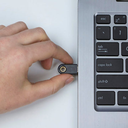 Varnostni ključ Yubico YubiKey 5C, USB-C, črn