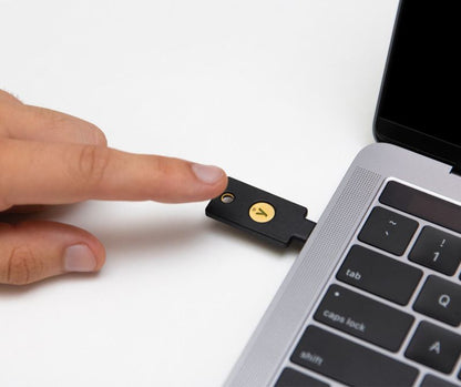 Varnostni ključ Yubico YubiKey 5C NFC FIPS (140-3), USB-C