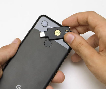 Varnostni ključ Yubico YubiKey 5C NFC, USB-C, črn