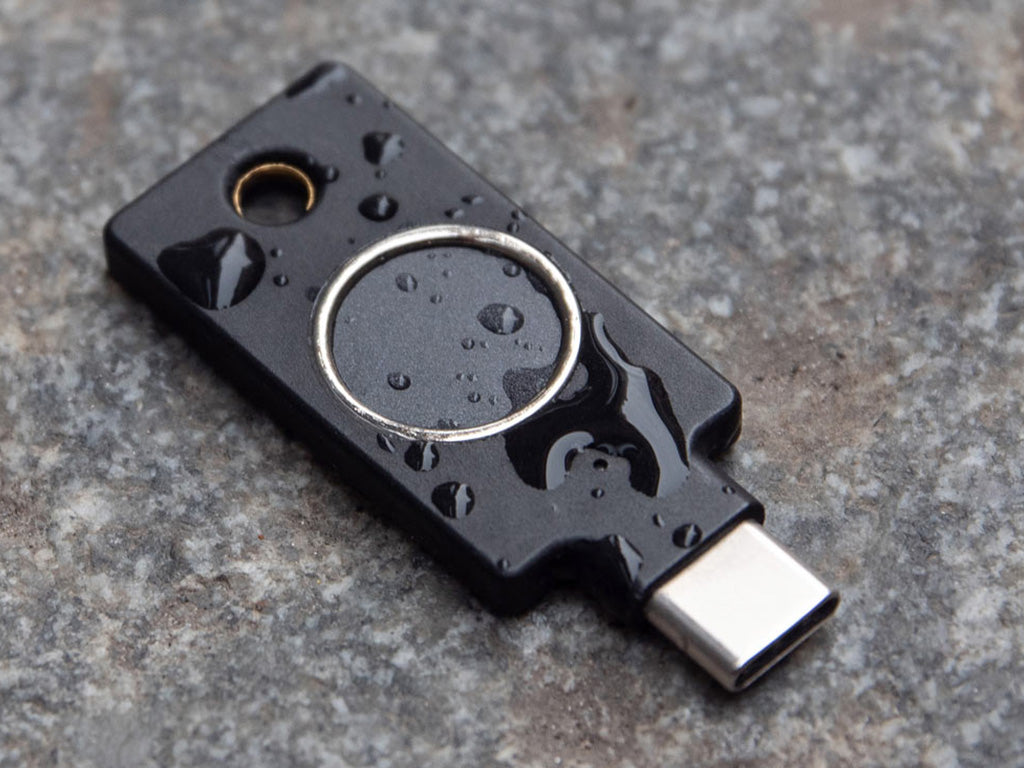 Varnostni ključ Yubico YubiKey C Bio, FIDO Edition, USB-C