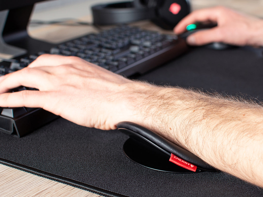 Ergonomska opora Cherry Slidepad Ergo