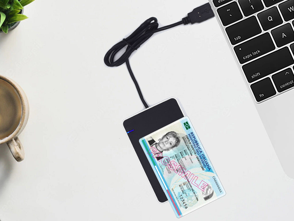 Čitalec pametnih in osebnih kartic Ewent, USB 2.0, NFC brezkontaktni, črn, EW1053