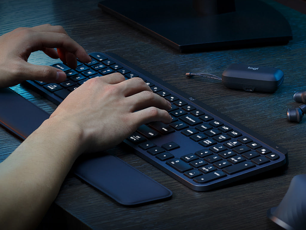 Tipkovnica Logitech MX Keys S, grafitna, SLO