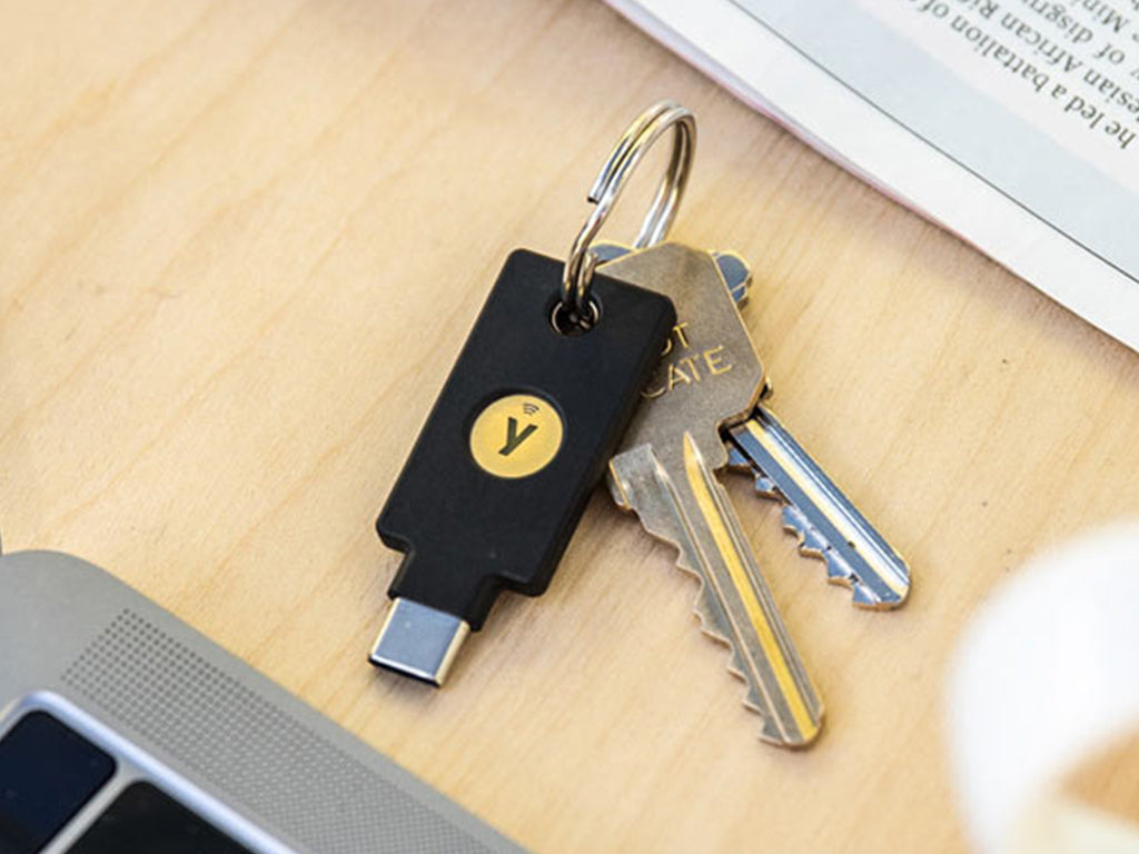 Varnostni ključ Yubico Security Key C NFC, FW 5.7, FIDO2 U2F, USB-C, črn