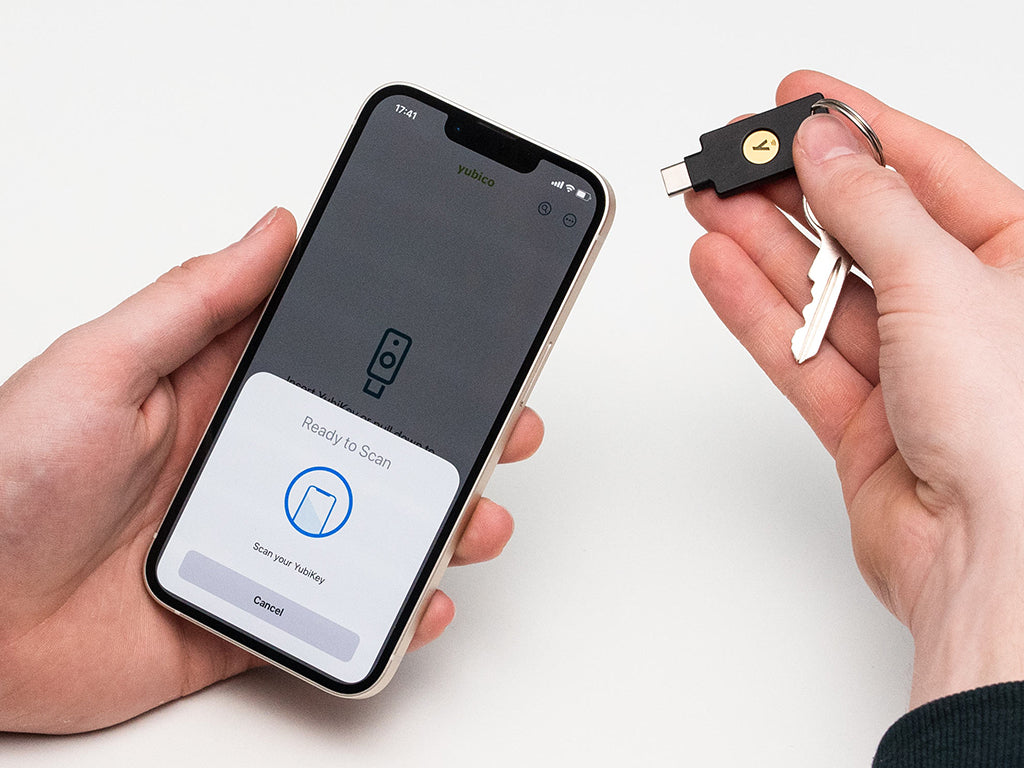 Varnostni ključ Yubico Security Key C NFC, FW 5.7, FIDO2 U2F, USB-C, črn