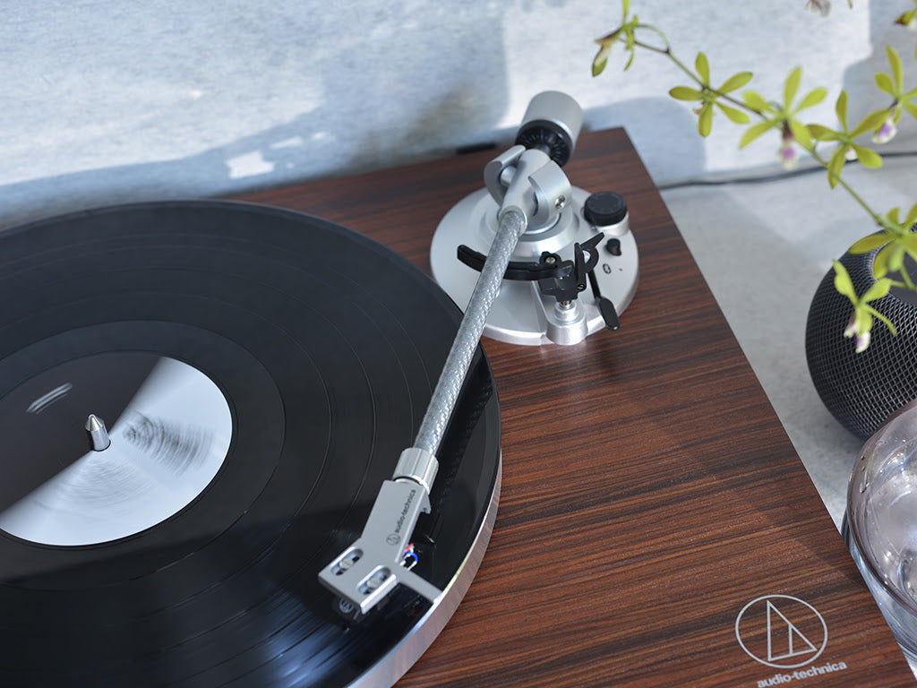 Gramofon Audio-Technica AT-LPW50BTRW, Bluetooth