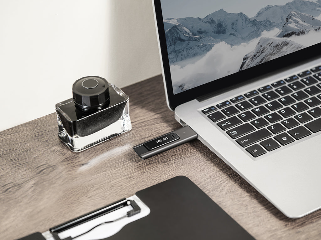 USB ključek Lexar JumpDrive M900, 256GB, USB 3.1, 400 MB/s