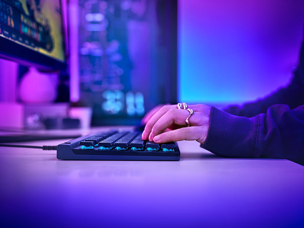 Tipkovnica Logitech G515 TKL, črna, SLO g.