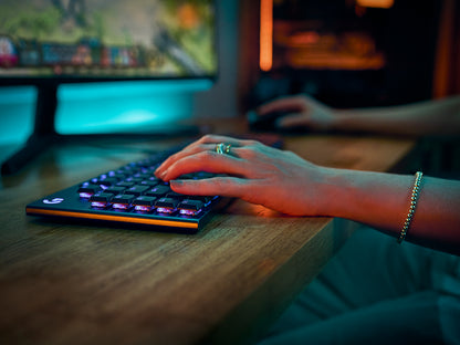 Tipkovnica Logitech G915 X, GL Tactile, žična, SLO g.