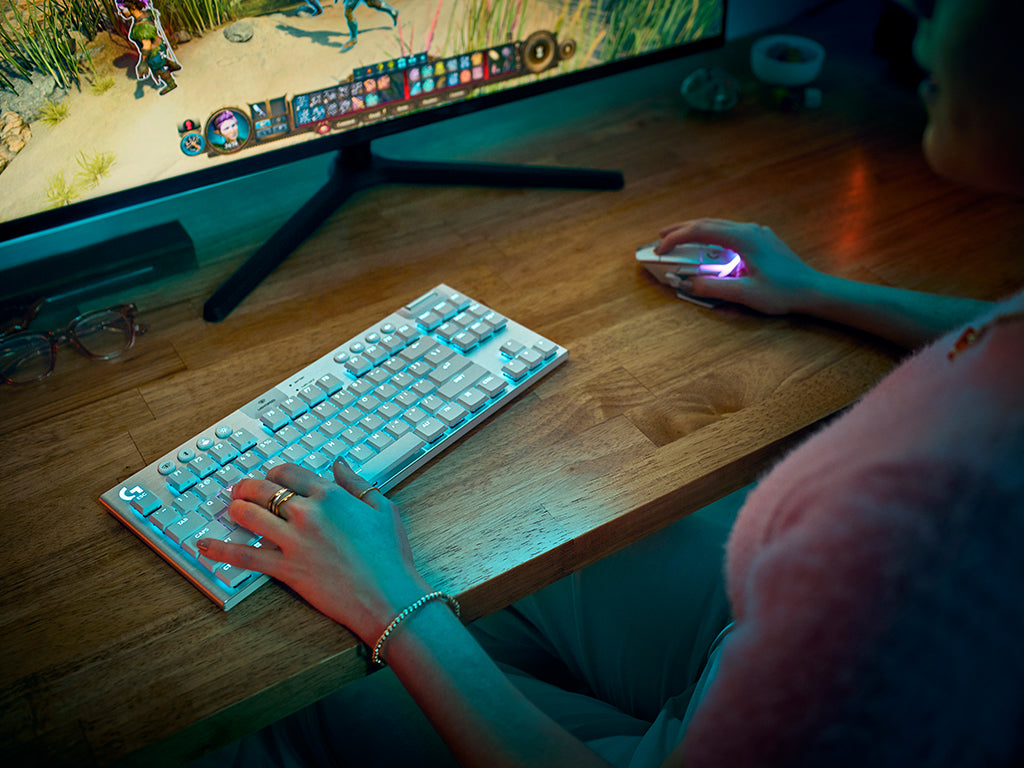 Tipkovnica Logitech G915 X LIGHTSPEED TKL, GL Tactile, Wireless, bela, SLO g.