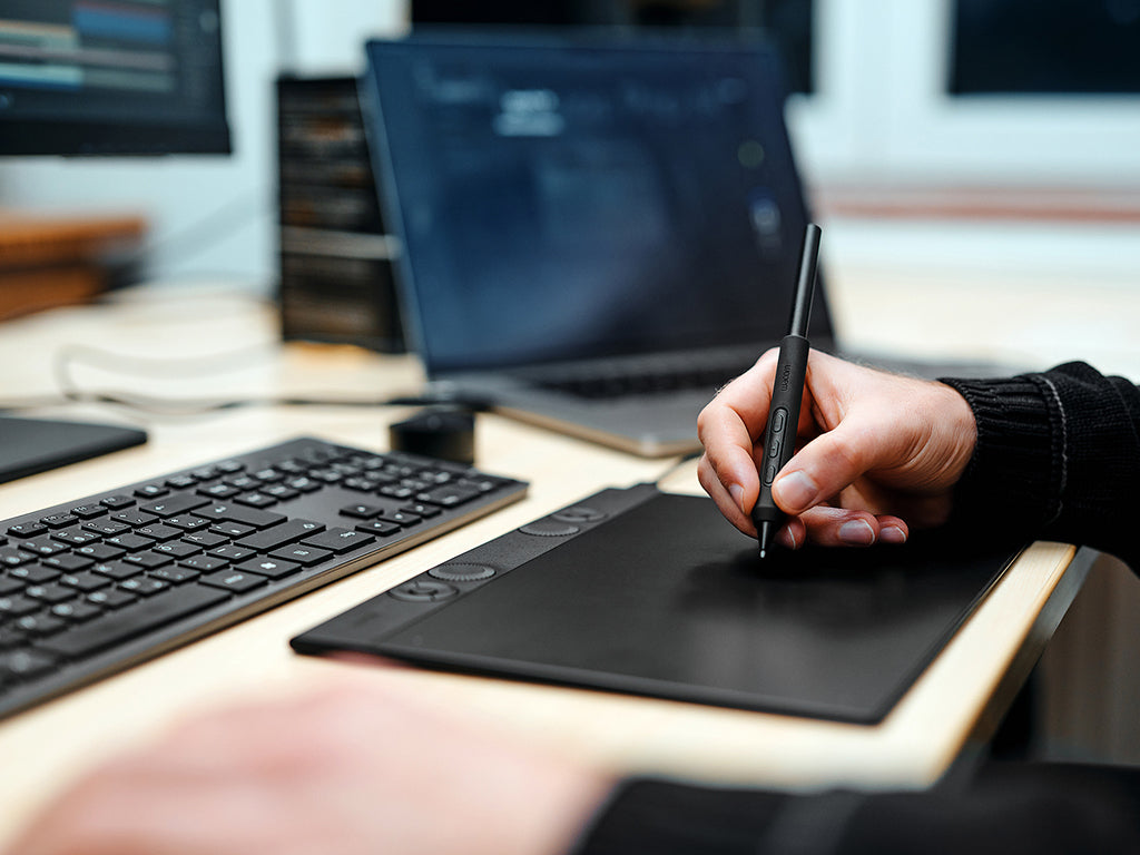 Grafična tablica Wacom Intuos Pro Medium 2025