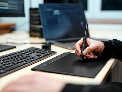Grafična tablica Wacom Intuos Pro Medium 2025