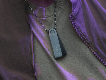 Ledger Nano S PLUS, denarnica za Bitcoin in druge kriptovalute, Neptune Blue