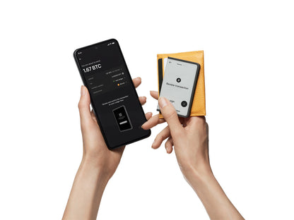 Ledger Stax z Recovery Key, denarnica za Bitcoin in druge kriptovalute, grafit