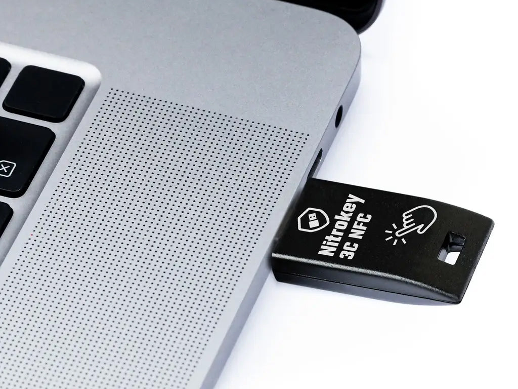 Varnostni ključ Nitrokey 3C NFC, USB-C