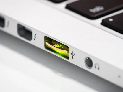 Varnostni ključ Yubico YubiKey 5 Nano FIPS (140-3), USB-A